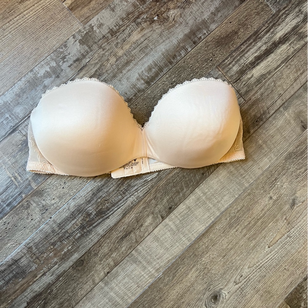 36C cup strapless bra like new.